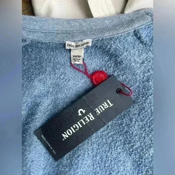 True Religion women’s crop active slit top color pale blue sz XS NWT - Picture 9 of 10